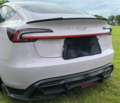 Центральный стоп сигнал между фонарями Tesla Model 3 2023-2024 г.в. Тесла Модел 3