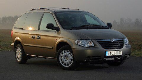 Защита двигателя (картера) и КПП Chrysler Grand Voyager 2001-2007 г.в. Крайслер Вояжер