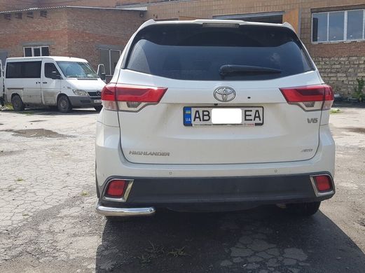 Защита заднего бампера уголки Toyota Highlander 2014+ г.в.