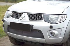 Захисна сітка переднього бампера Mitsubishi Pajero Sport 2008-2014 р.в. Паджеро Спорт