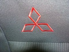 Чехлы на сидения Mitsubishi Outlander c 2012 г.в.