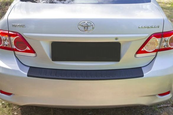 Накладка на задній бампер Toyota Corolla (седан) 2007-2013 р.в. Тойота Корола