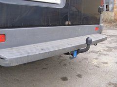 Прицепное устройство (Фаркоп) со съемным крюком VOLKSWAGEN LT 1-катковый с подножкой 1995-2006 г.в.