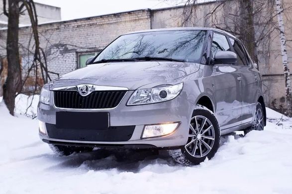 Зимова заглушка решітки переднього бампера Skoda Fabia II 2010-2013 р.в. Шкода Фабіа