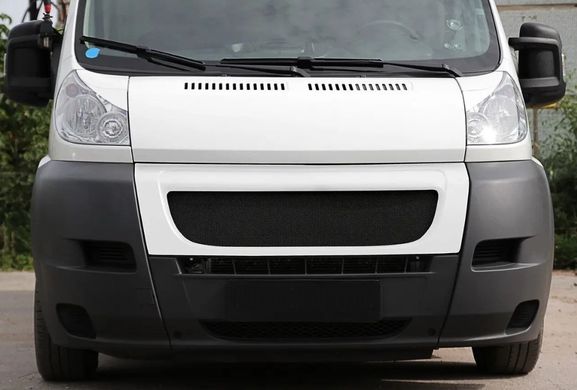 Решётка радиатора с черной сеткой Citroen Jumper 2006-2013 г.в. Ситроен Джампер