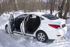 Накладки на внутренние пороги дверей Hyundai Solaris \ Accent седан 2010-2016 г.в. Хюндай Акцент, Черный, Hyundai, Пороги, Не требуется, ABS-пластик, Accent, Новое, На штатные места, ACCENT 2011-2016