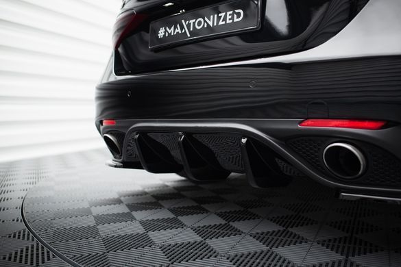 Накладка на задній бампер диффузор для Alfa Romeo Giulia Veloce 2016-, Черный