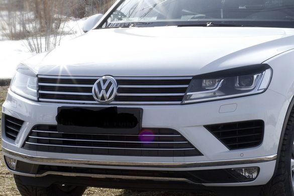 Накладки на передние фары (реснички) Volkswagen Touareg 2010+