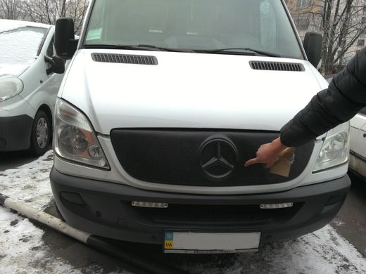 Зимняя заглушка на решетку радиатора глянцевая Mercedes Sprinter 2006-2012 г.в, Черный, Mercedes-Benz, Не требуется, ABS-пластик, Sprinter, Новое, На штатные места, SPRINTER 4-t (906) 2006-, Накладки на решетку