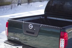 Комплект накладок на боковые борта и задний откидной борт без скотча Nissan Navara 2005+