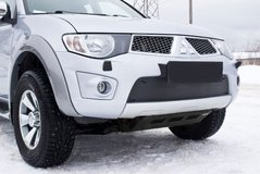 Зимова заглушка решітки переднього бампера Mitsubishi L200 2010-2015 р.в. Мітсубісі Л 200