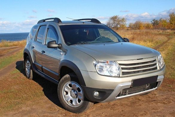 Решітка радіатора з сіткою металік Renault Duster 2010-2017 р.в.