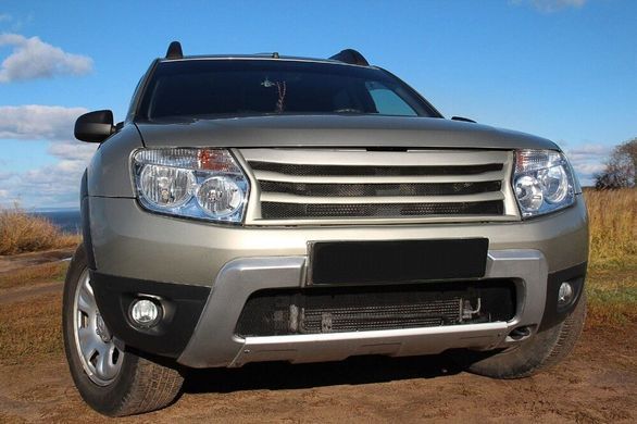 Решітка радіатора з сіткою металік Renault Duster 2010-2017 р.в.