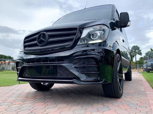 Передний бампер Mercedes Sprinter W906 рестайлинг 2013-2018 г.в. в стиле AMG