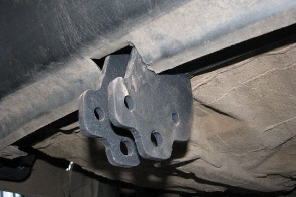 Прицепное устройство со сьемным крюком (Фаркоп) KIA RIO седан 2011+ г.в.