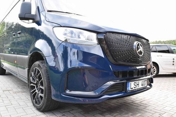 Передній бампер з решіткою Mercedes Sprinter 2018+ р.в. Спринтер 907