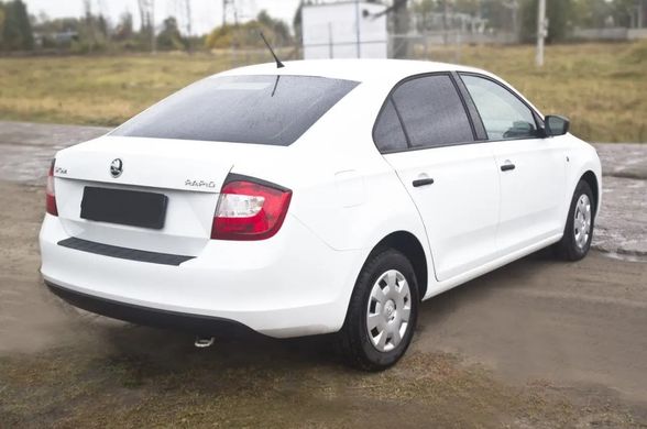 Накладка на задний бампер Skoda Rapid 2012+ г.в. Шкода Рапид