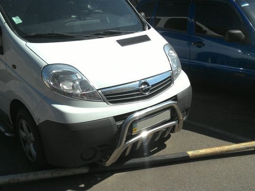 Защита переднего бампера (кенгурятник, бугель) Opel Vivaro
