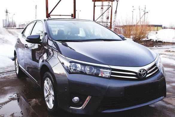 Накладки на передние фары (реснички) Toyota Corolla (седан) 2012-2015 г.в. Тойота Корола