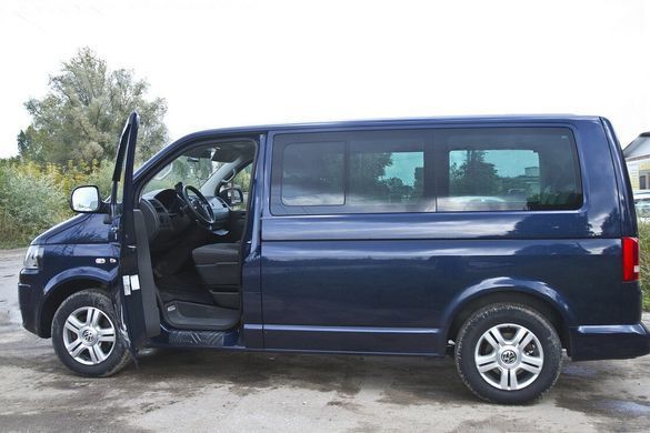 Накладки на внутренние пороги передних дверей Volkswagen Transporter T5 2003-2015 г.в., Черный, Защитные накладки, Volkswagen, Пороги, Не требуется, ABS-пластик, Transporter, Новое, На штатные места, TRANSPORTER T5 2003-