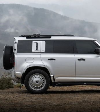 Боковые пороги PLUMB серии MGT для Land Rover Defender 2020+ г.в. Дефендер, Черный