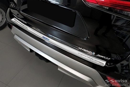 Защитная накладка на задний бампер с загибом из нержавейки для Toyota Highlander 2019- г.в.