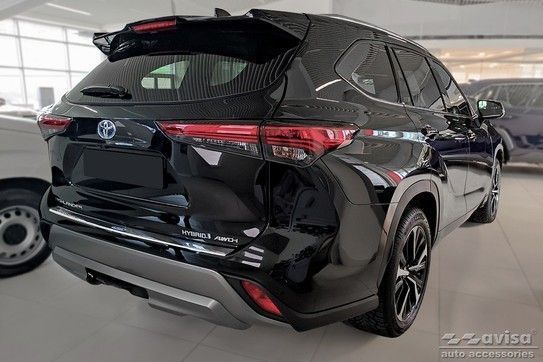 Защитная накладка на задний бампер с загибом из нержавейки для Toyota Highlander 2019- г.в.