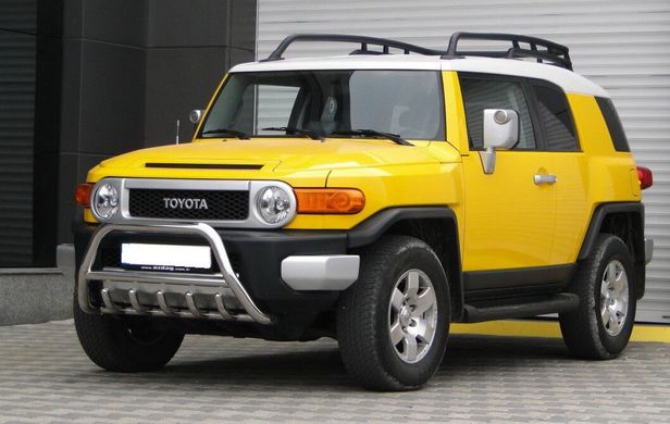 Защита переднего бампера кенгурятник Toyota FJ Cruiser 2006-2014 г.в.