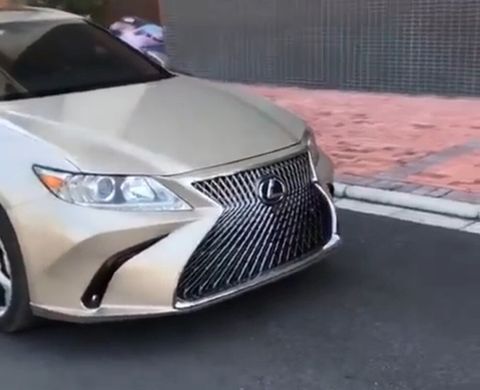 Передний бампер Lexus ES 2013-2017 г.в. в стиле 2018